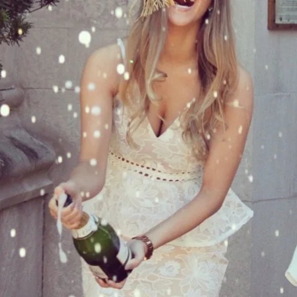 Elegant White Lace Peplum Dress - Picture 4 of 9